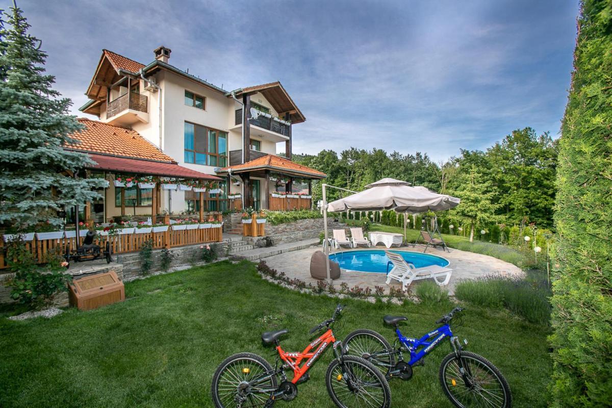 Vila Gardenia Gumoshtnik Exterior photo